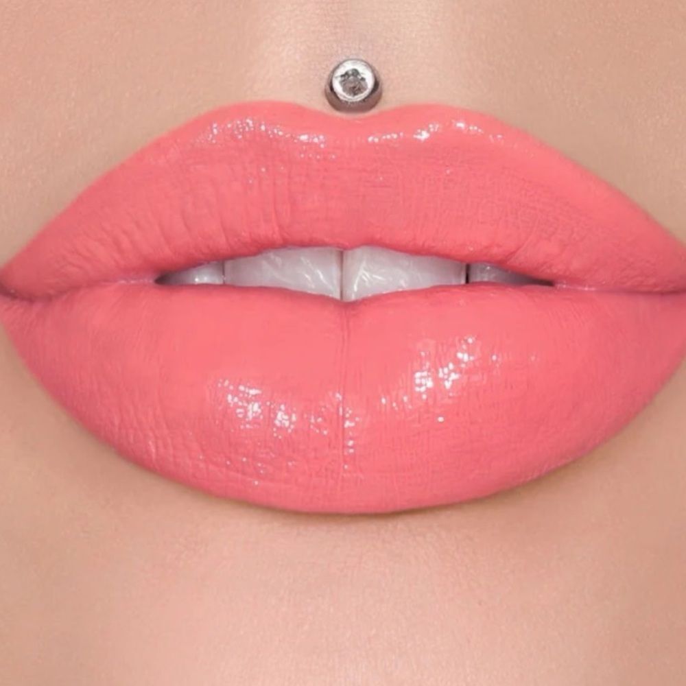 NIB Jeffree Star Entwined Supreme Gloss Full Pigment

Orange County
Coral